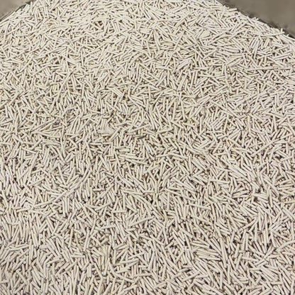 A short demonstration of how effectively ZOOM Litter by Koko & Zeus clumps